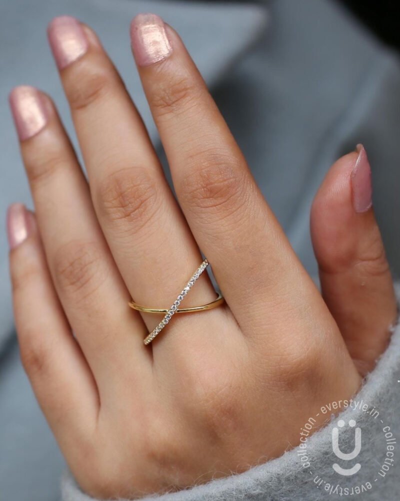 Anti-Tarnish Gold Finger Ring With Adjustable Size