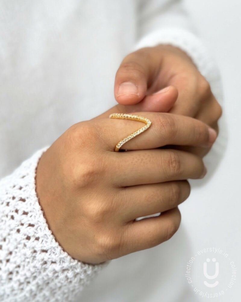 Anti-Tarnish Gold Finger Ring With Adjustable Size
