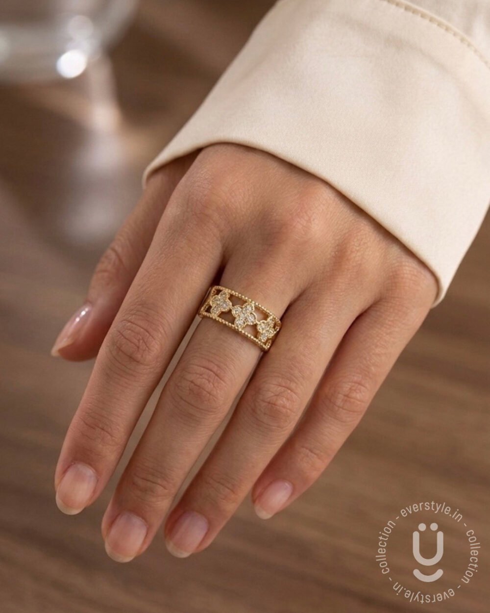 Anti-Tarnish Gold Stone Clover Finger Ring With Adjustable Size