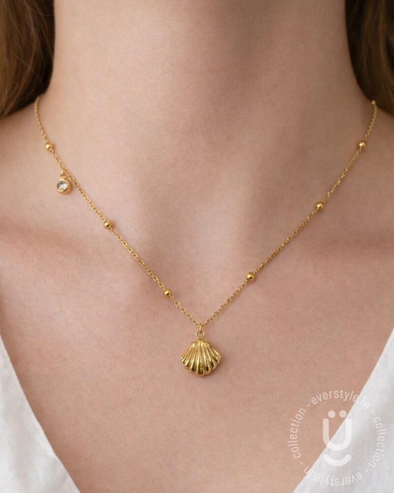 Anti-Tarnish Gold Shell Pendant Necklace