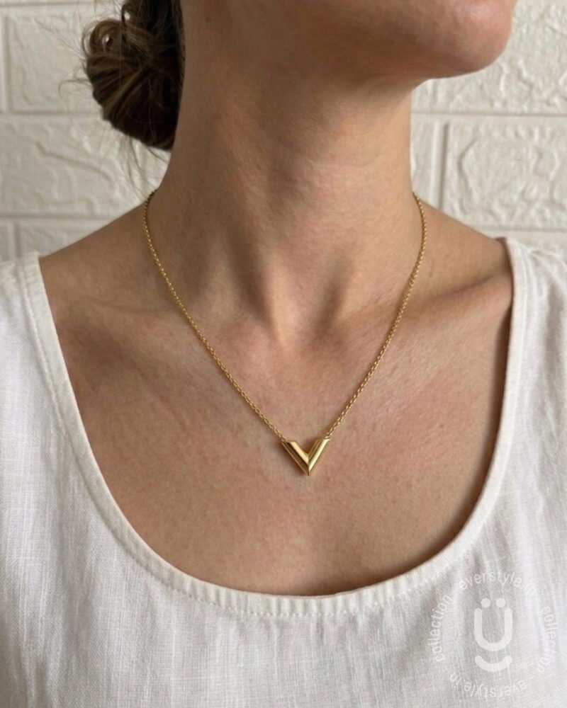 Anti-Tarnish Gold V Pendant Necklace